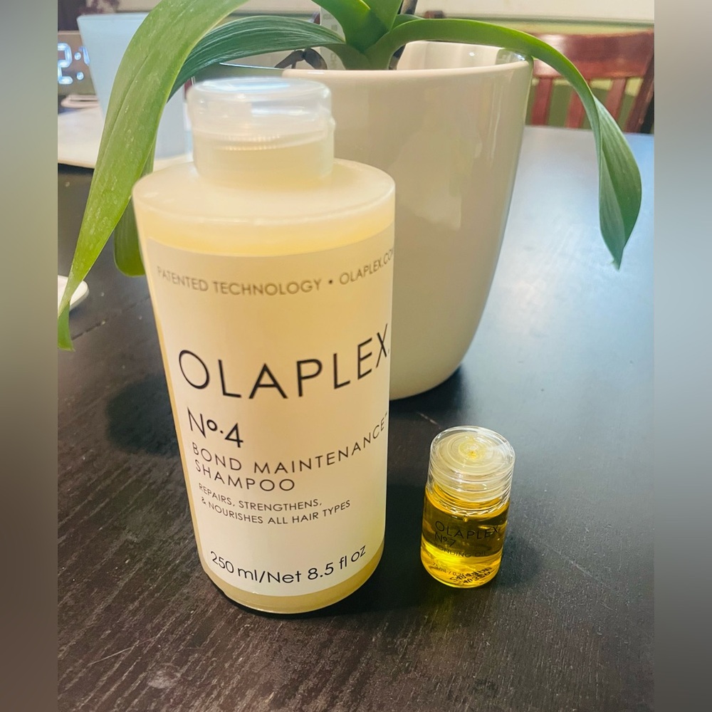 OLAPLEX No.4 Bond Maintenance Shampoo - Cream and Gold